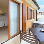 Apartment Enrico - Two Bedroom Apartment With Jacuzzi