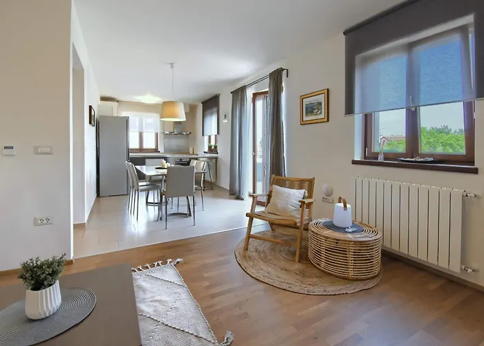 Apartment Enrico - Two Bedroom Apartment With Jacuzzi