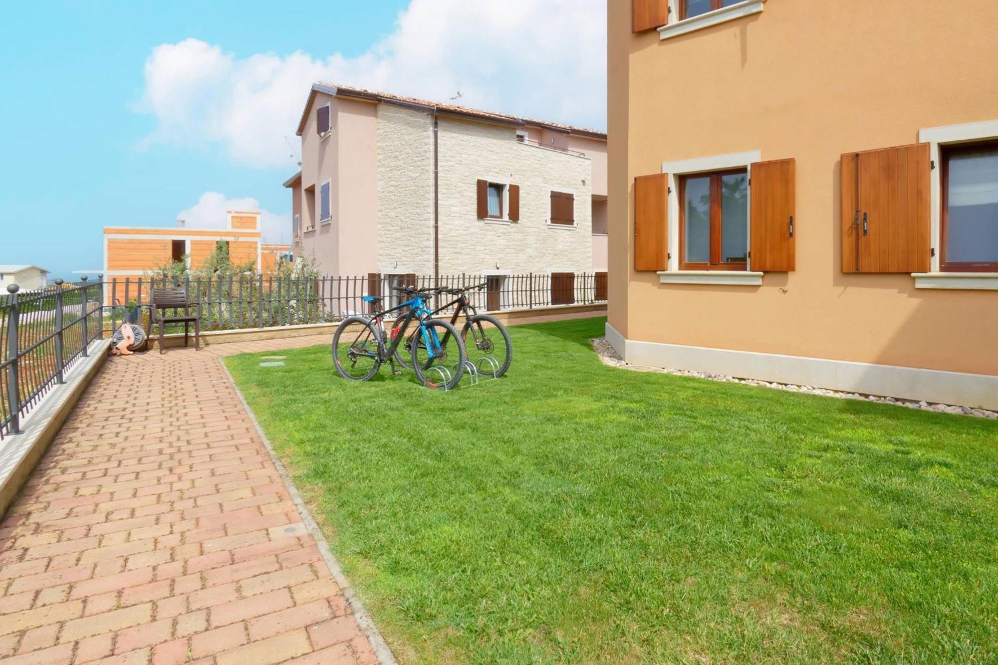Apartment Enrico - Two Bedroom Apartment With Jacuzzi Apartment Poreč