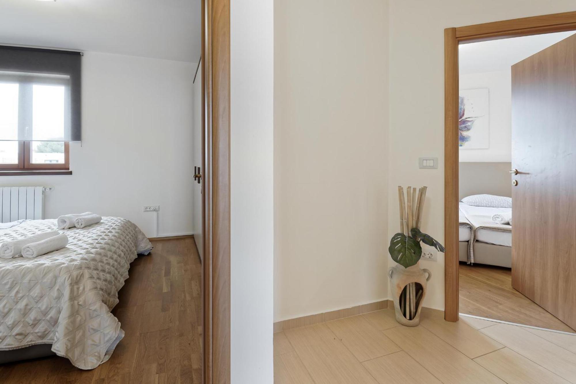 Apartment Apartment Enrico - Two Bedroom Apartment With Jacuzzi Poreč