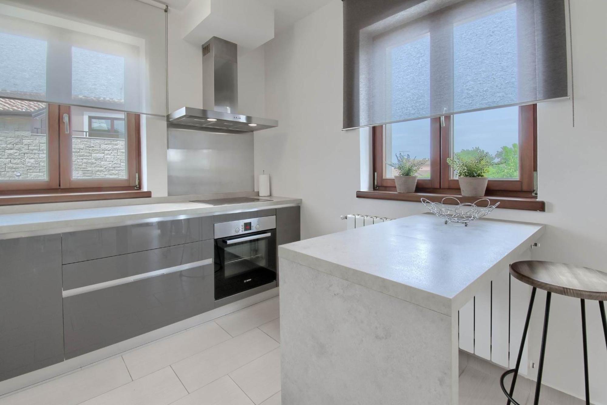 Apartment Enrico - Two Bedroom Apartment With Jacuzzi Poreč